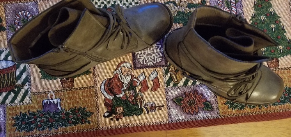 Shoes - Picture 3 of 3